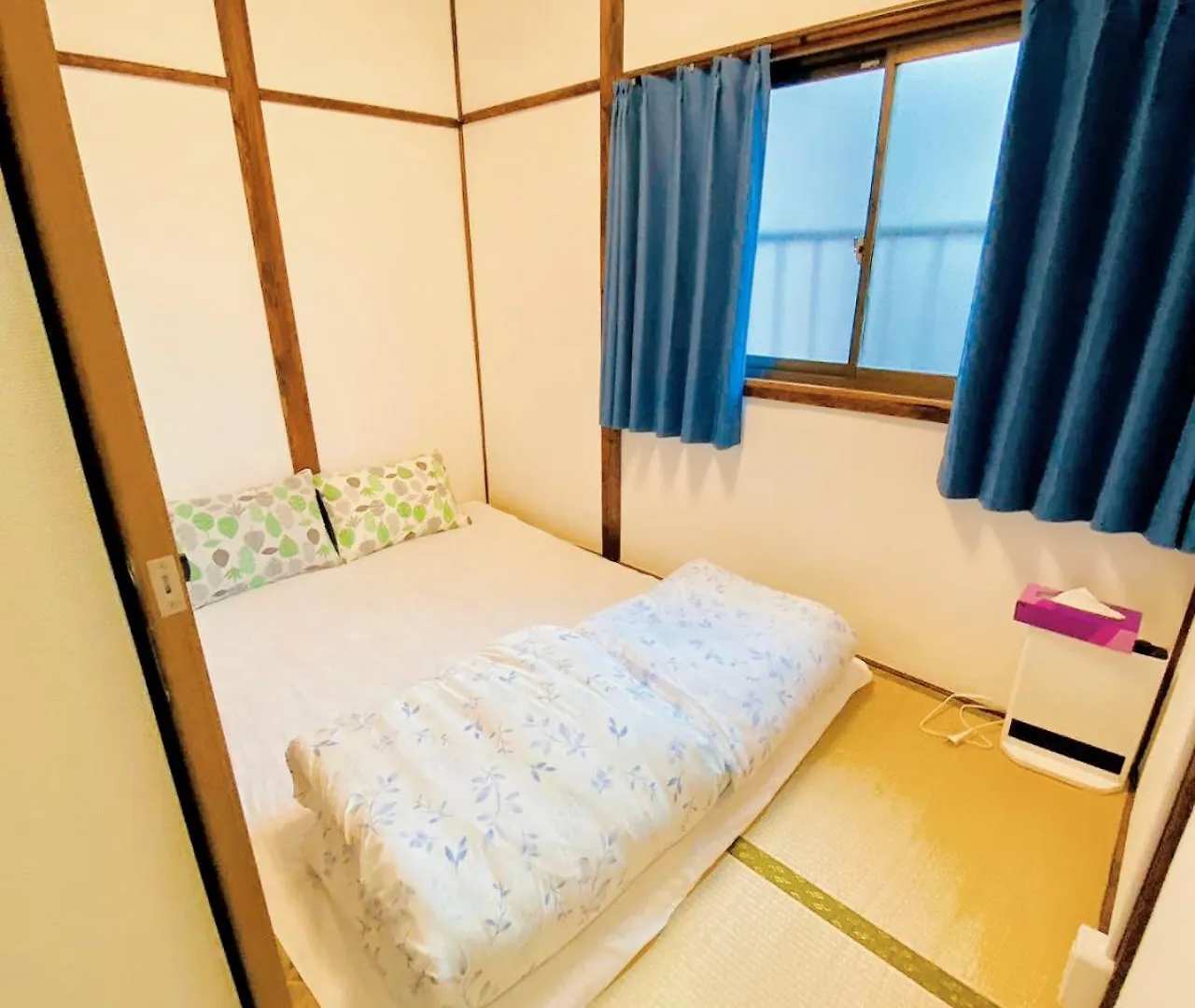 距离namba Shinsaibashi麗子民宿 Osaka 0*,  Japan